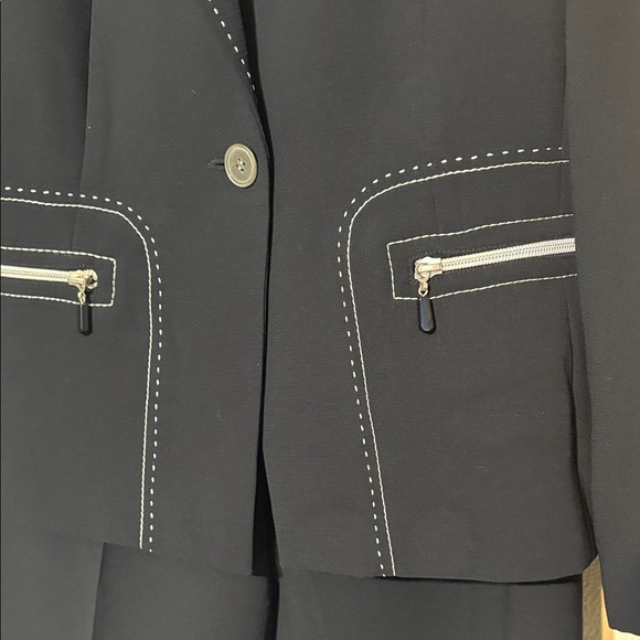 Bill Blass Navy Blazer and Pants Set - Picture 3 of 9